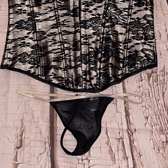 NWOT ADORE ME BLACK/CREAM BUSTIER W/THONG PANTY SZ XL - Picture 3 of 9